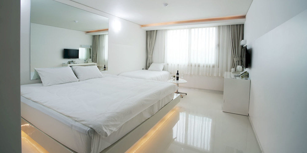 Hotel Ciel Bleu Jeju Extérieur photo
