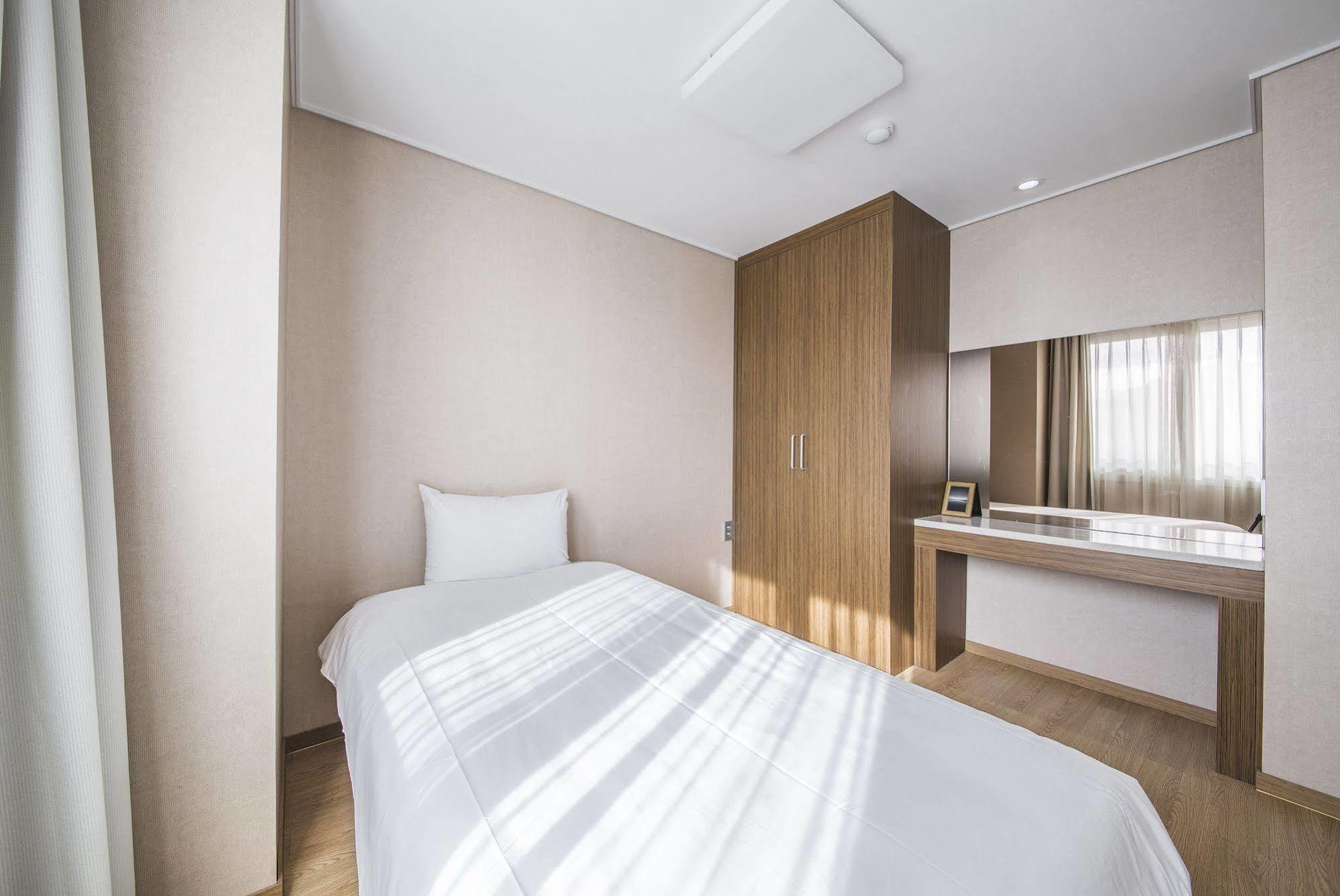 Hotel Ciel Bleu Jeju Extérieur photo