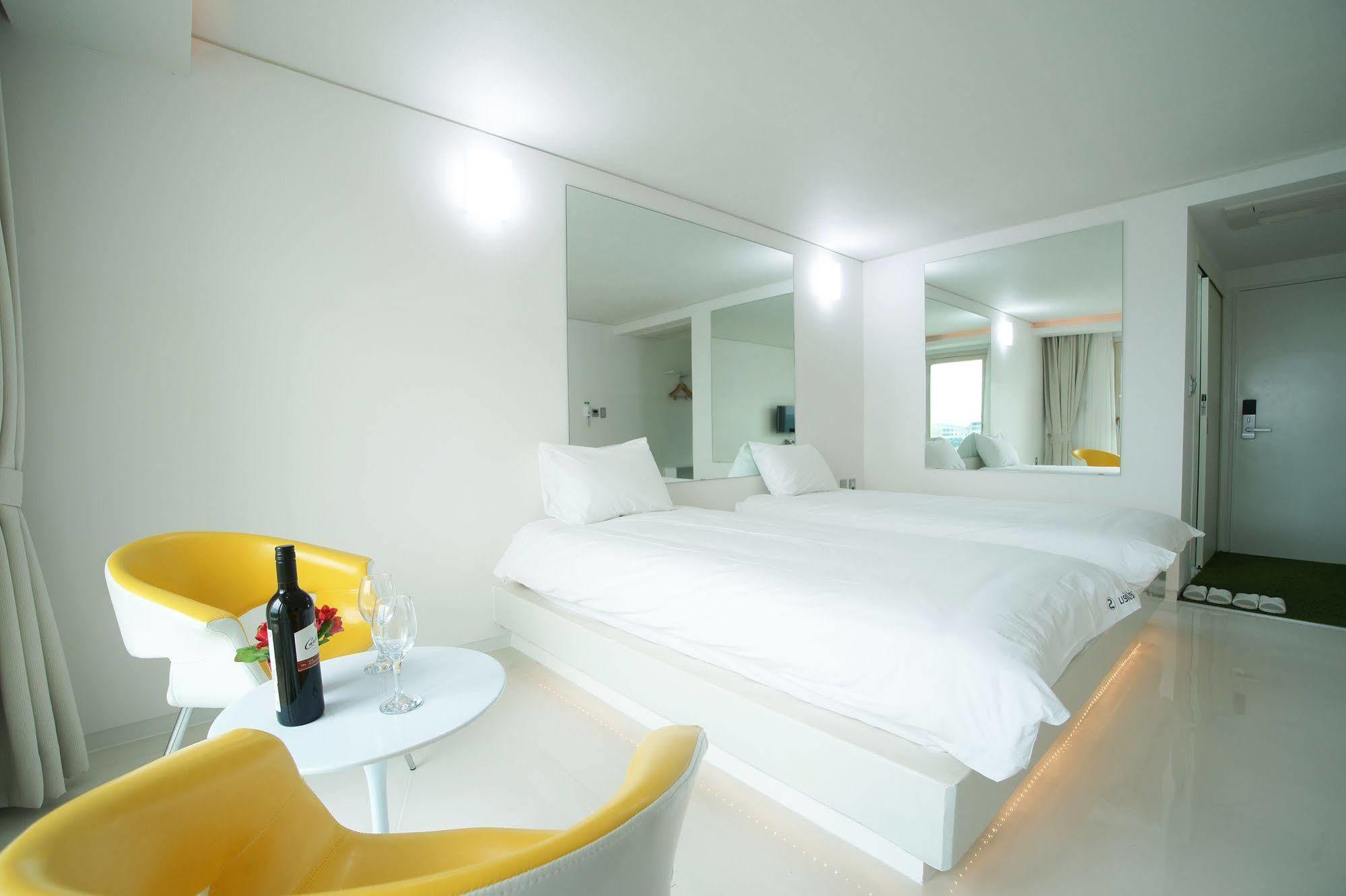 Hotel Ciel Bleu Jeju Extérieur photo