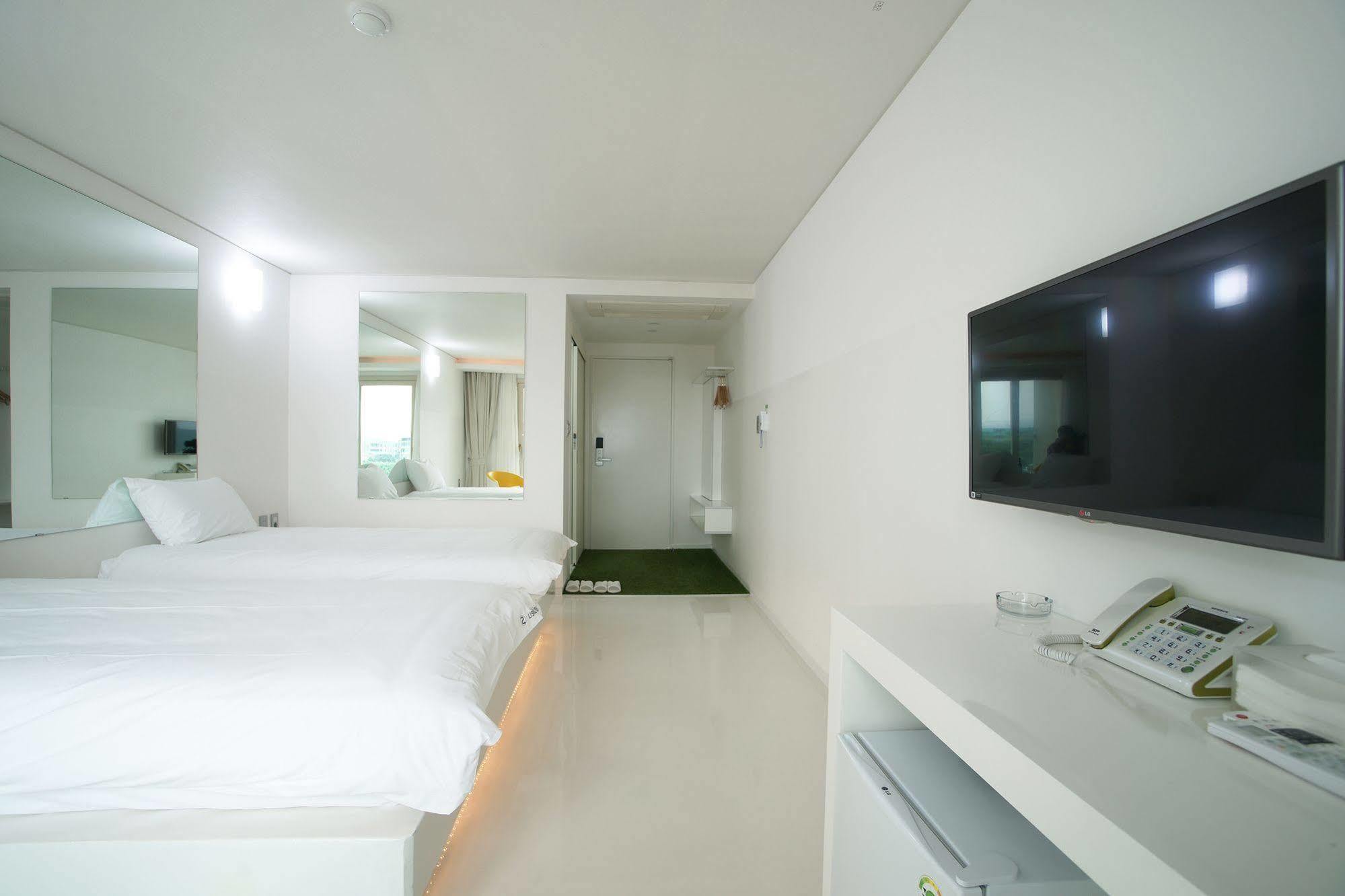 Hotel Ciel Bleu Jeju Extérieur photo