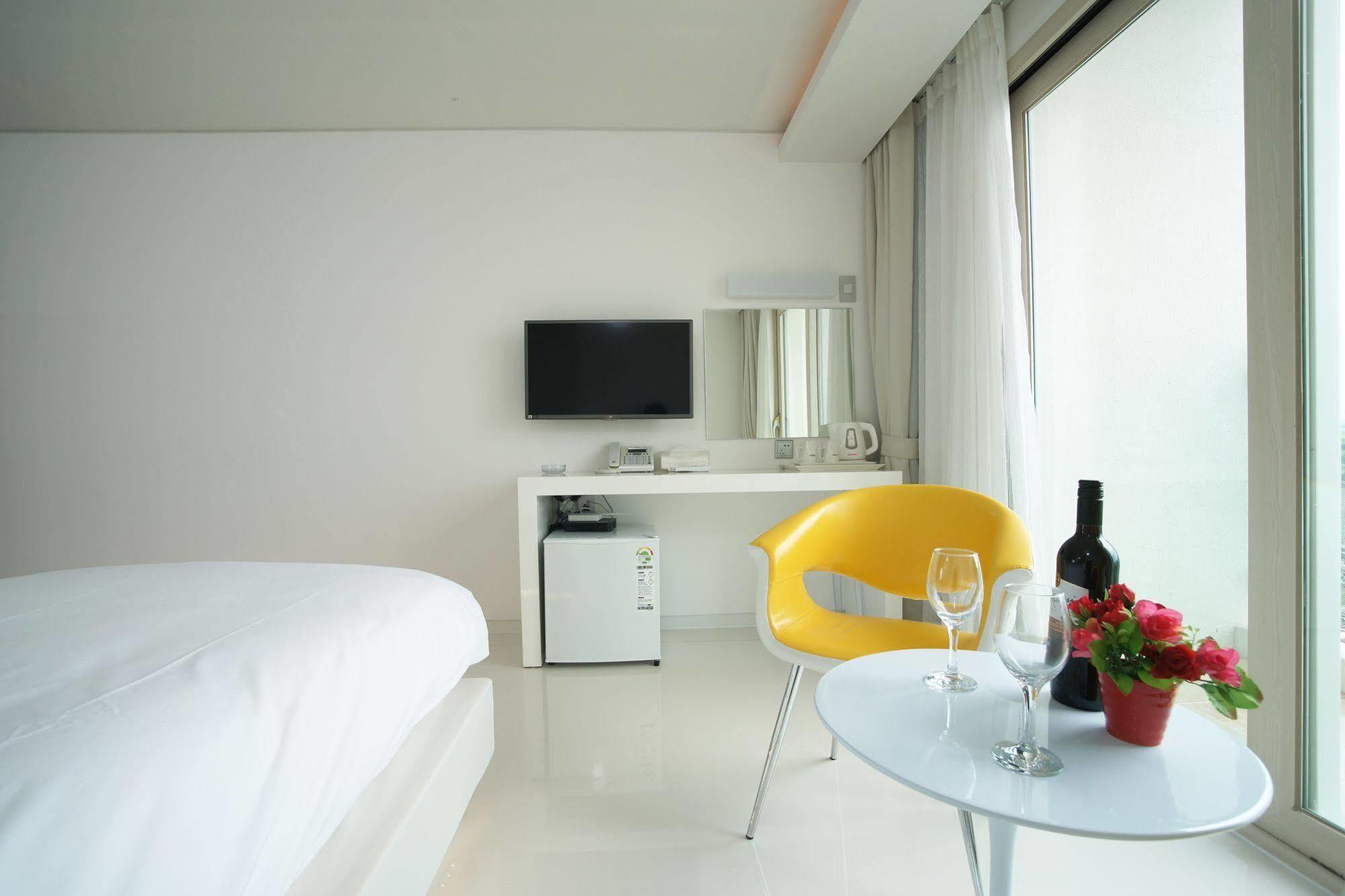 Hotel Ciel Bleu Jeju Extérieur photo