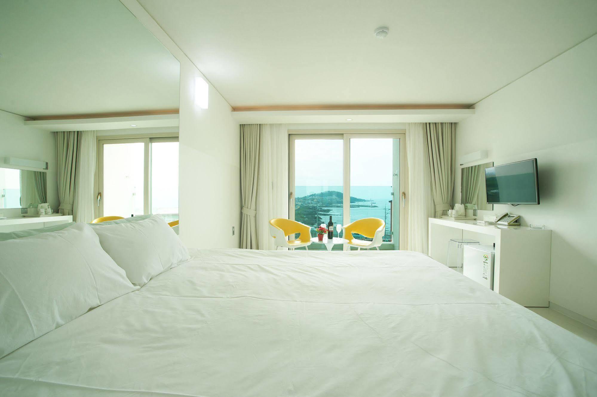 Hotel Ciel Bleu Jeju Extérieur photo