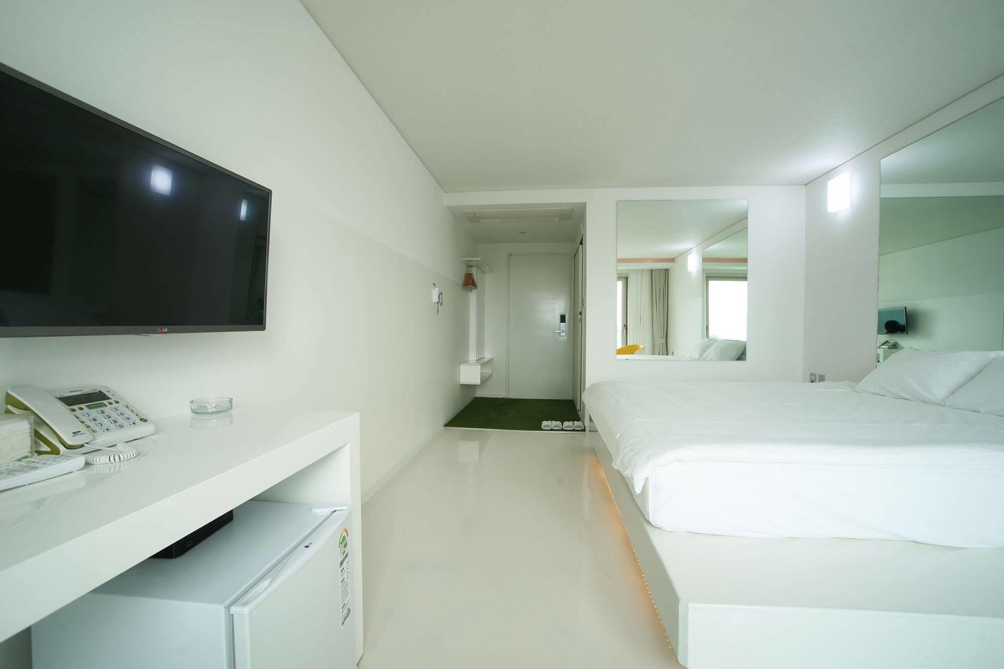 Hotel Ciel Bleu Jeju Extérieur photo